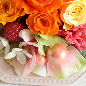 アクセントにパールピックをあしらいました。