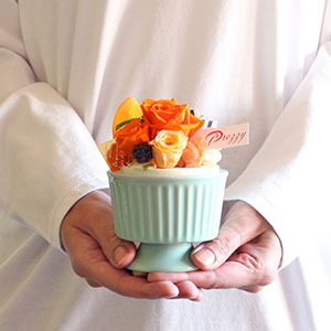 大人の女性が持った大きさイメージです。