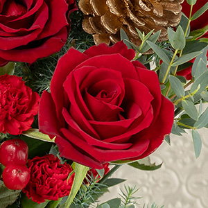 クリスマスにはやっぱり赤いバラ。大切な方への贈り物にぴったりです。