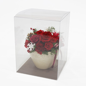 そのまま飾れるクリアケースに入れてお届けします。