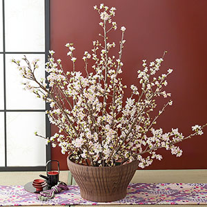 和風のお部屋との相性は抜群です。家族が集まるお正月を華やかに演出します。