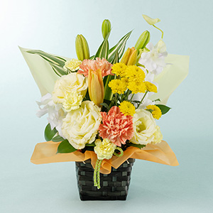 百合は長くお楽しみ頂けるよう、つぼみの状態で出荷します。お届け地域やお受け取りのタイミング、季節や気温等により開花状況が写真と異なる場合があります。