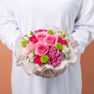 大人の女性が持ったイメージです。