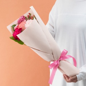 大人の女性が持ったイメージです。