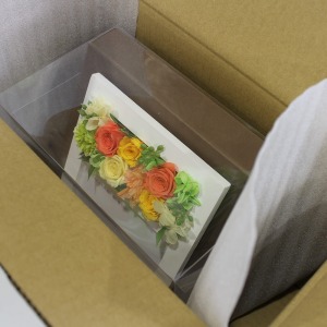 ぴったりサイズの配送箱に綺麗に入れてお届けします。