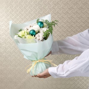 大人の女性が持った大きさイメージです。