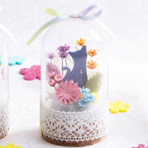 「猫」バージョンです。ピンクのお花を中心に、優しい色の花々が咲いています。