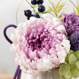 小さな灯火のように咲く輪菊。ご遺族の心にそっと寄り添います。