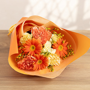 オレンジの花束 ホワイトの花瓶付き 花