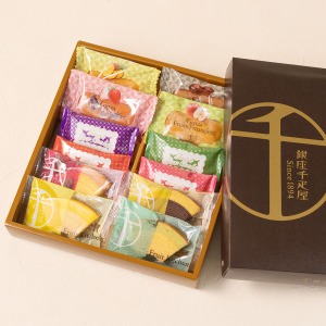 �J���t���ȃp�b�P�[�W�ƃo���G�[�V�����L�x�Ȃ��َq�ɁA�u�ǂꂩ��H�ׂ悤������H�v�ƔY�ނ��ꂳ��̊炪�����т܂��ˁB