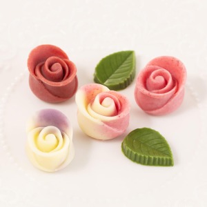 ���Y�x���[�A���Y�x���[�}�[�u���A�������A�u���[�x���[�}�[�u���t���[�o�[�̃o���̉ԂƖ����̃��[�t�^�̃`���R���[�g�������Ă��܂��B