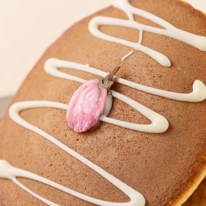 �z���C�g�`���R�������炢���̉Ԃ�Y���t���������i�Ɏd�オ���Ă��܂��B