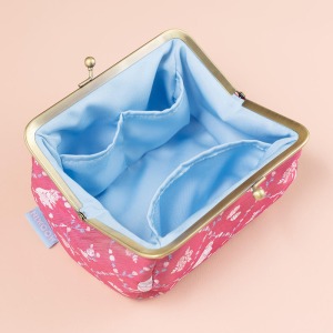 �ő�J��13cm�i�����j�œ����ɂ͎��[�ɕ֗��ȃ|�P�b�g�����Ă��܂��B