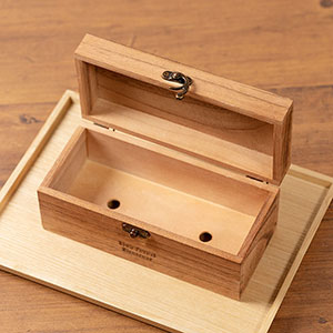 ԂIEbh{bNXLOɎc鑡蕨łBَqĒ肨Cɓ̔ꂽ肨yݒ܂B