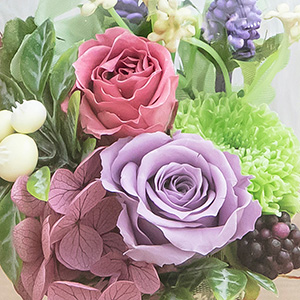 ��i�ȃs���N�ƃp�[�v���̃~�j�o���ɁA���n�̃A�W�T�C��Y�����f�U�C���ł��B