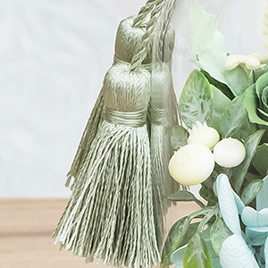 �h�[���㕔�̐��炩�ȃO���[���̃^�b�Z�����A�N�Z���g�ɂȂ��Ă��܂��B