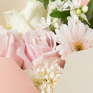 �؂₩�ȃo�������C���ɃJ�[�l�[�V�����A�K�[�x���Ȃǂ̉ԁX�����킹�܂����B