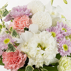 �W���s���N���x�[�X�ɔ���O���[���̉ԁX�����킹���D�����F�����̃A�����W�����g�ł��B