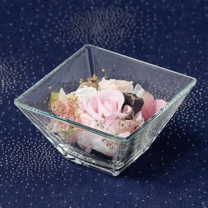 �u������ς��āA���Ԃ�^�ォ�璭�߂郌�C�A�E�g�ł��y���߂܂��B